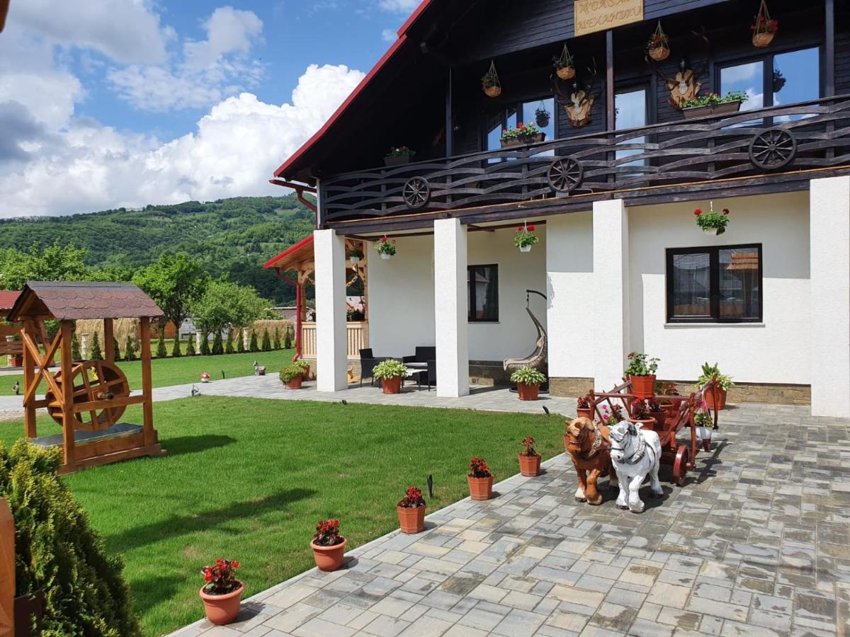 فندق Casa Alexandru - Locul In Care Te Simti Acasa فيسيو دي جوس المظهر الخارجي الصورة