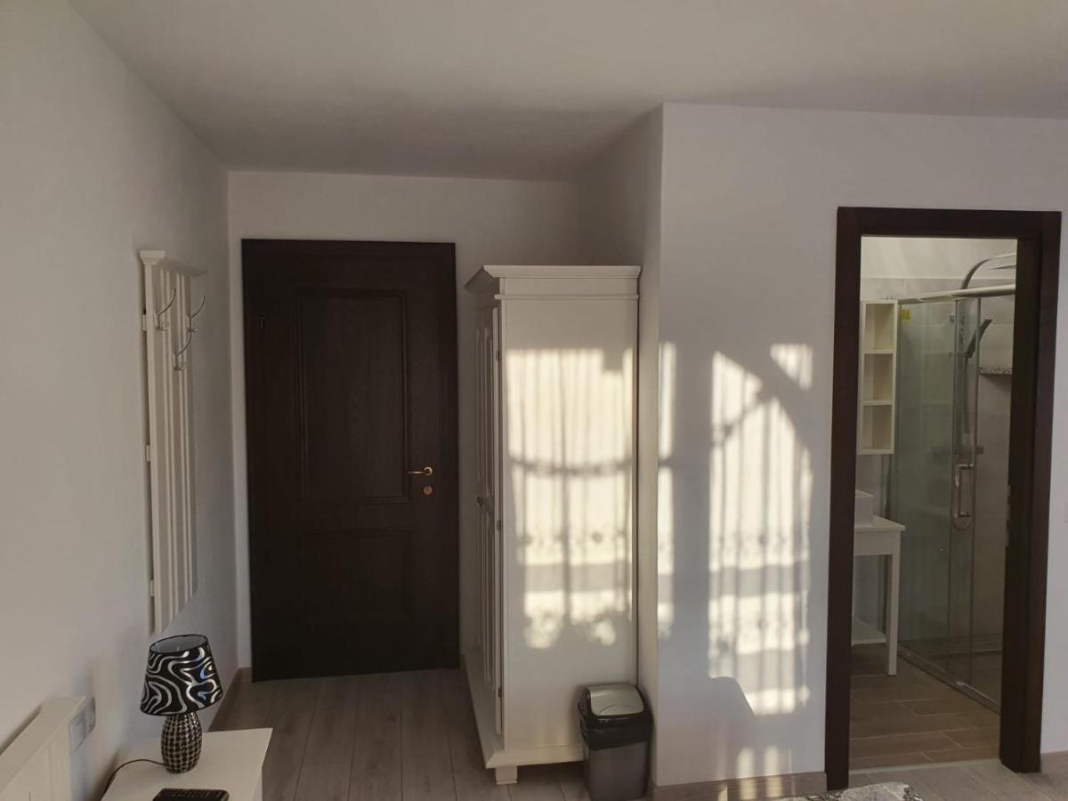 فندق Casa Alexandru - Locul In Care Te Simti Acasa فيسيو دي جوس المظهر الخارجي الصورة